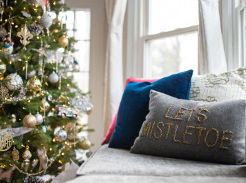 Christmas Trees: Decorate in Layers!