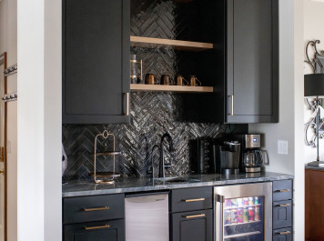 Designing the Perfect In-Home Bar: Style Meets Function