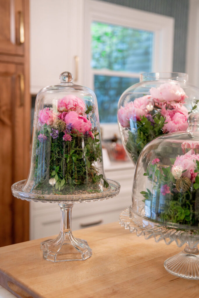 Floral arrangements in the kitchen Hudson Home and Garden Show 2026, interior design, Lindsey Putzier